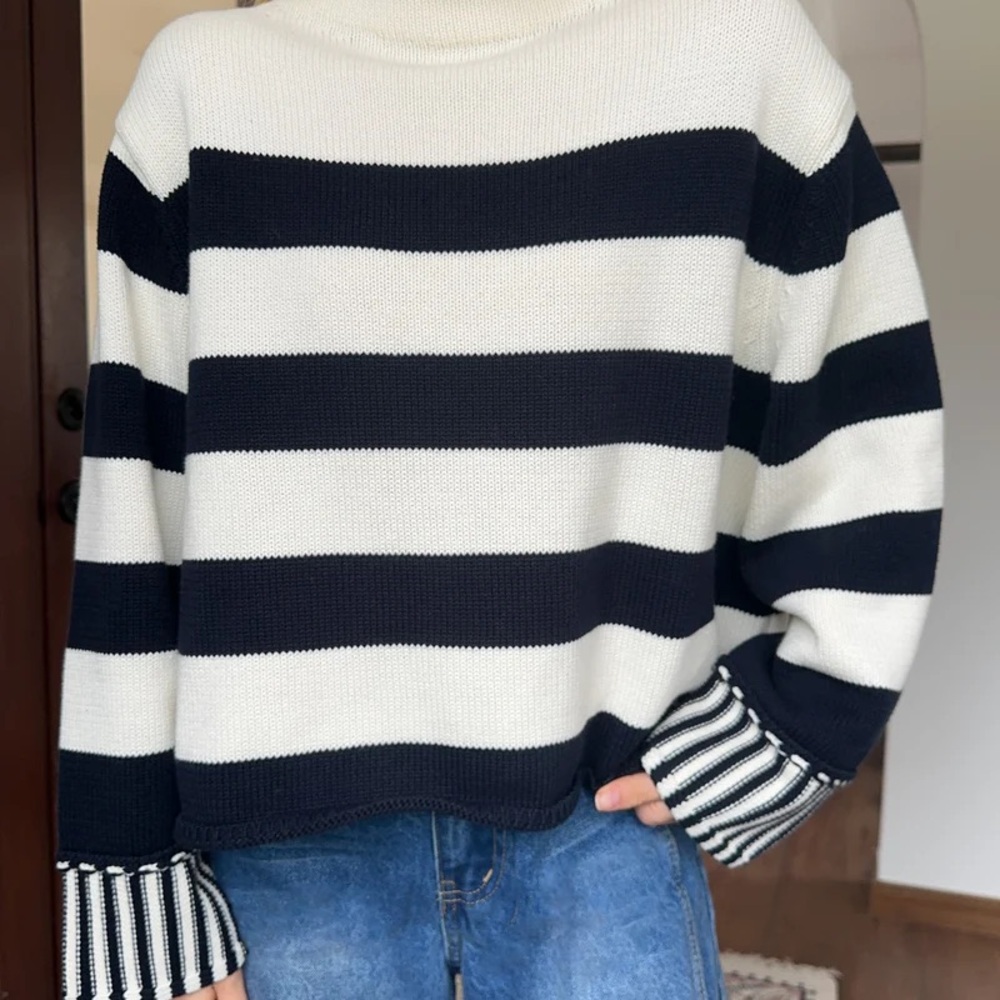 Striped Black and White Women's Sweater